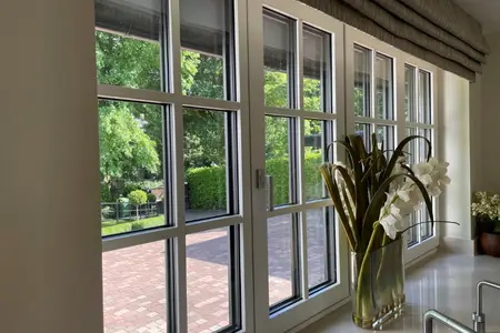 تركيب وصيانة النوافذ الخشبية بكافة التصاميم 5