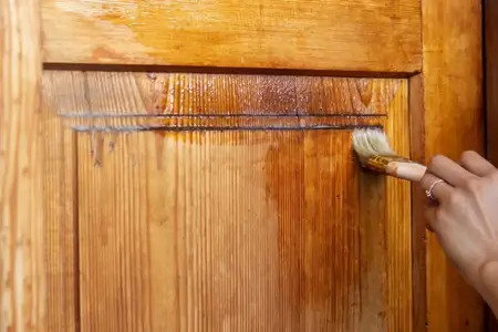 صيانة وإصلاح الأبواب الخشبية 2